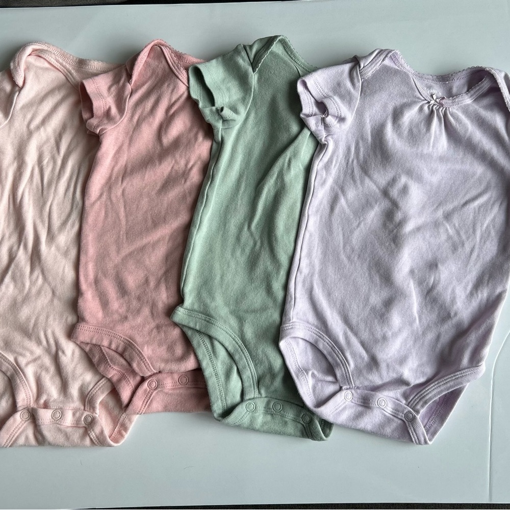 4x Pastel Baby Onesie Set